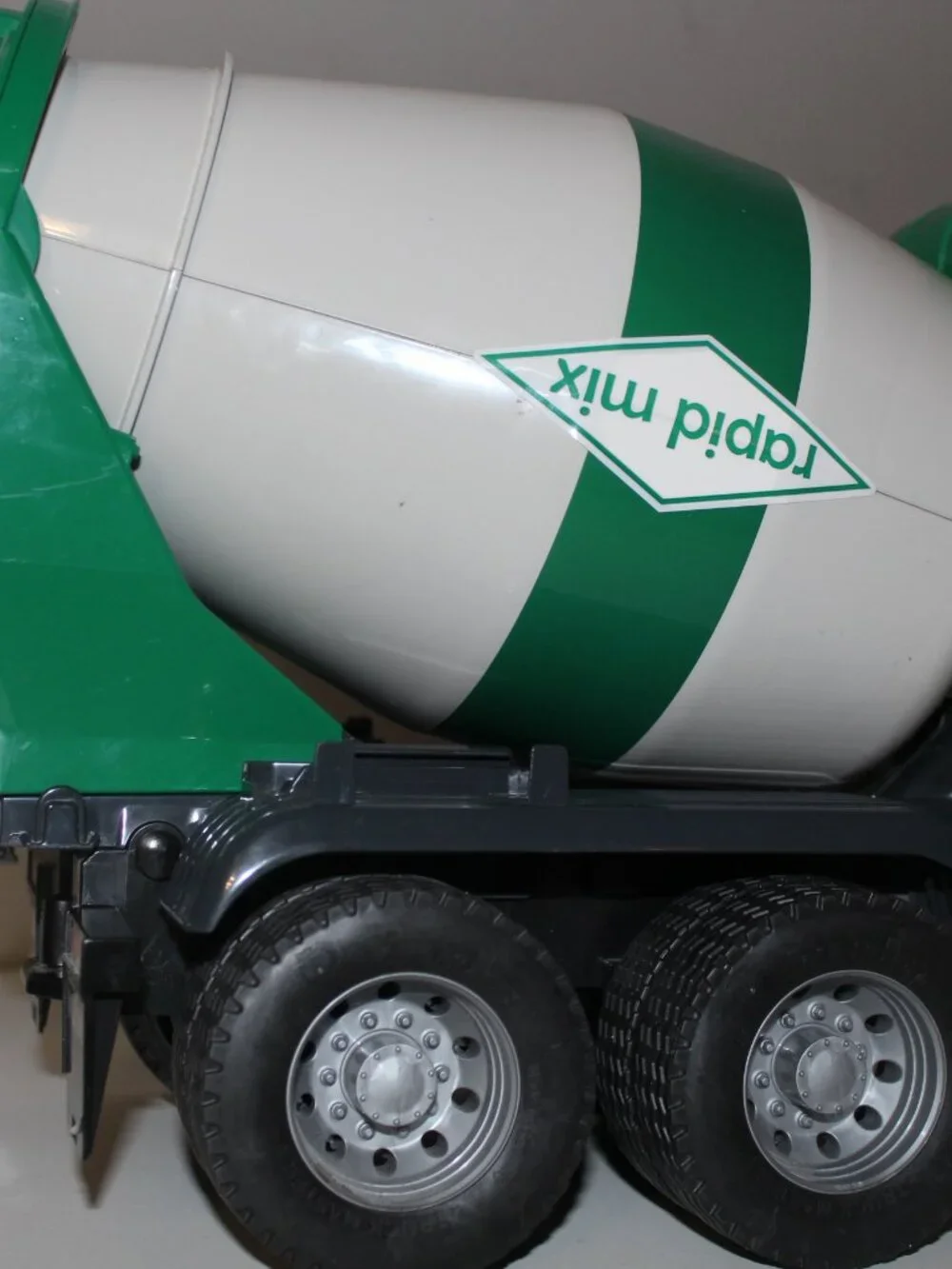 CONCRETE Cement MIXER TRUCK MAN TGA Green Bruder Toy Car Model 1/16 1:16